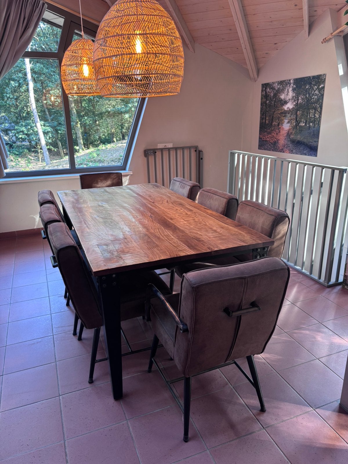 Mangohouten eettafel, 8 eetkamerstoelen en salontafel izgs, Ophalen of Verzenden, Zo goed als nieuw, Industrieel en robuust, 8 stoelen of meer