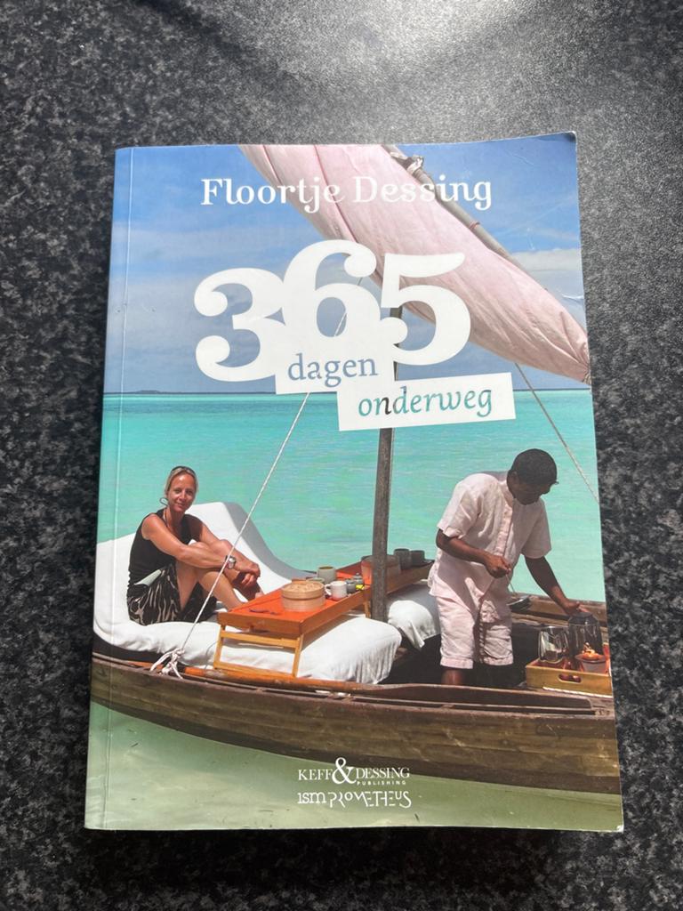 Floortje Dessing - 365 dagen onderweg, Boeken, Ophalen of Verzenden, Zo goed als nieuw, Reisgids of -boek, Overige merken