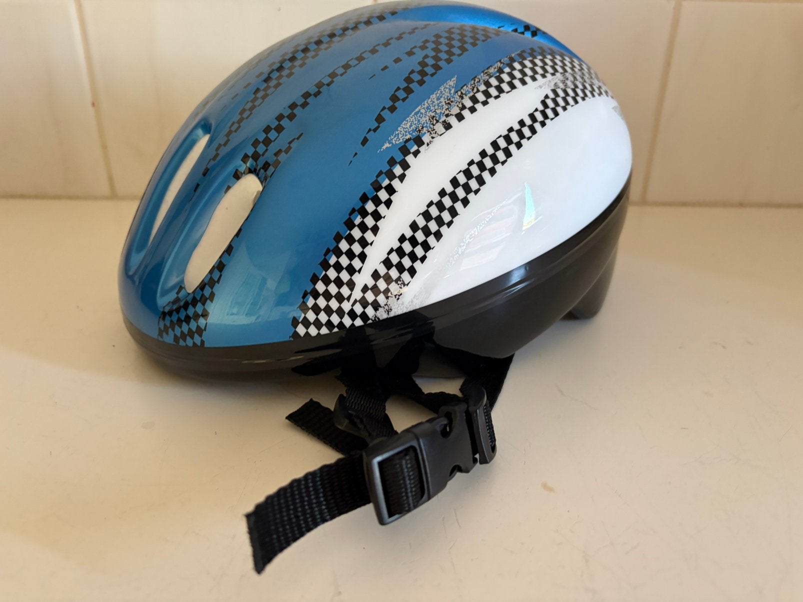Kinderhelm fietshelm, Ophalen, Zo goed als nieuw, Jongen