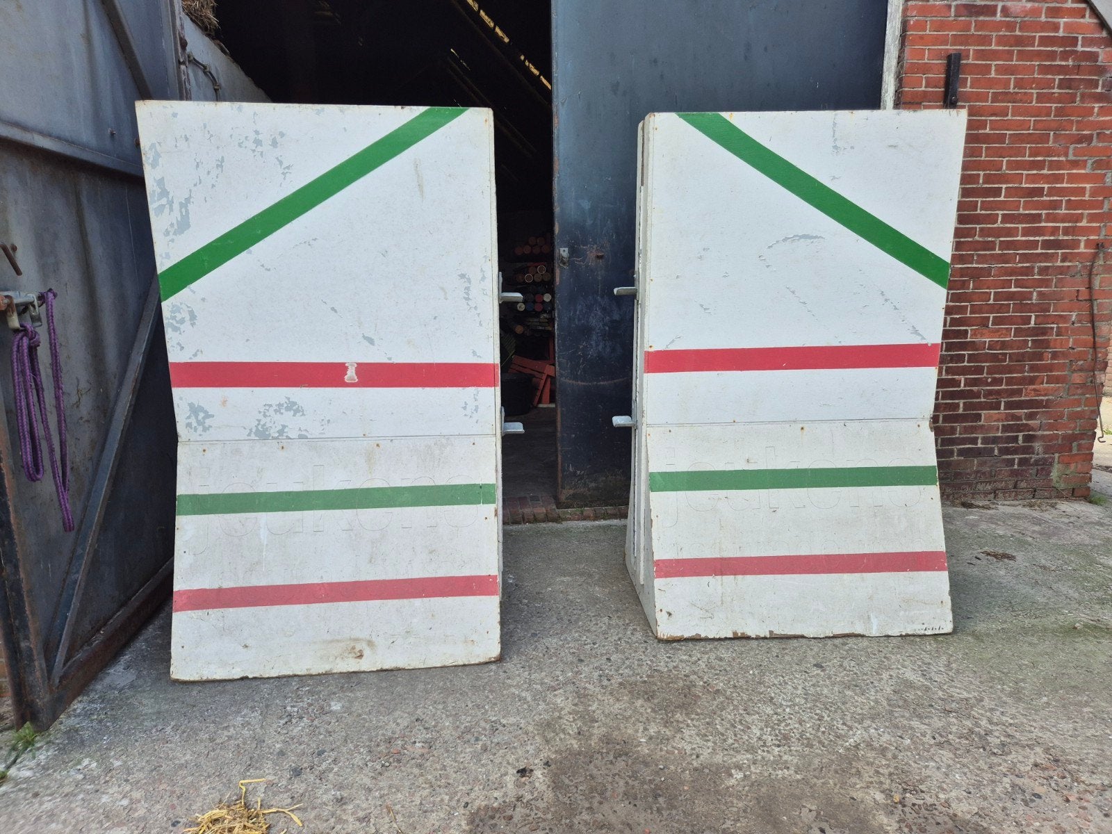 2 vleugels, Dieren en Toebehoren, Ophalen, Gebruikt, Springen