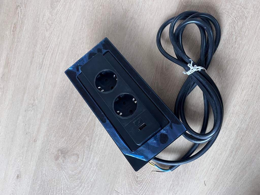 Evoline backflip mat zwart 2x stopcontact en USB-A lader, Doe-het-zelf en Verbouw, Elektra en Kabels, Ophalen, Nieuw, Stopcontact