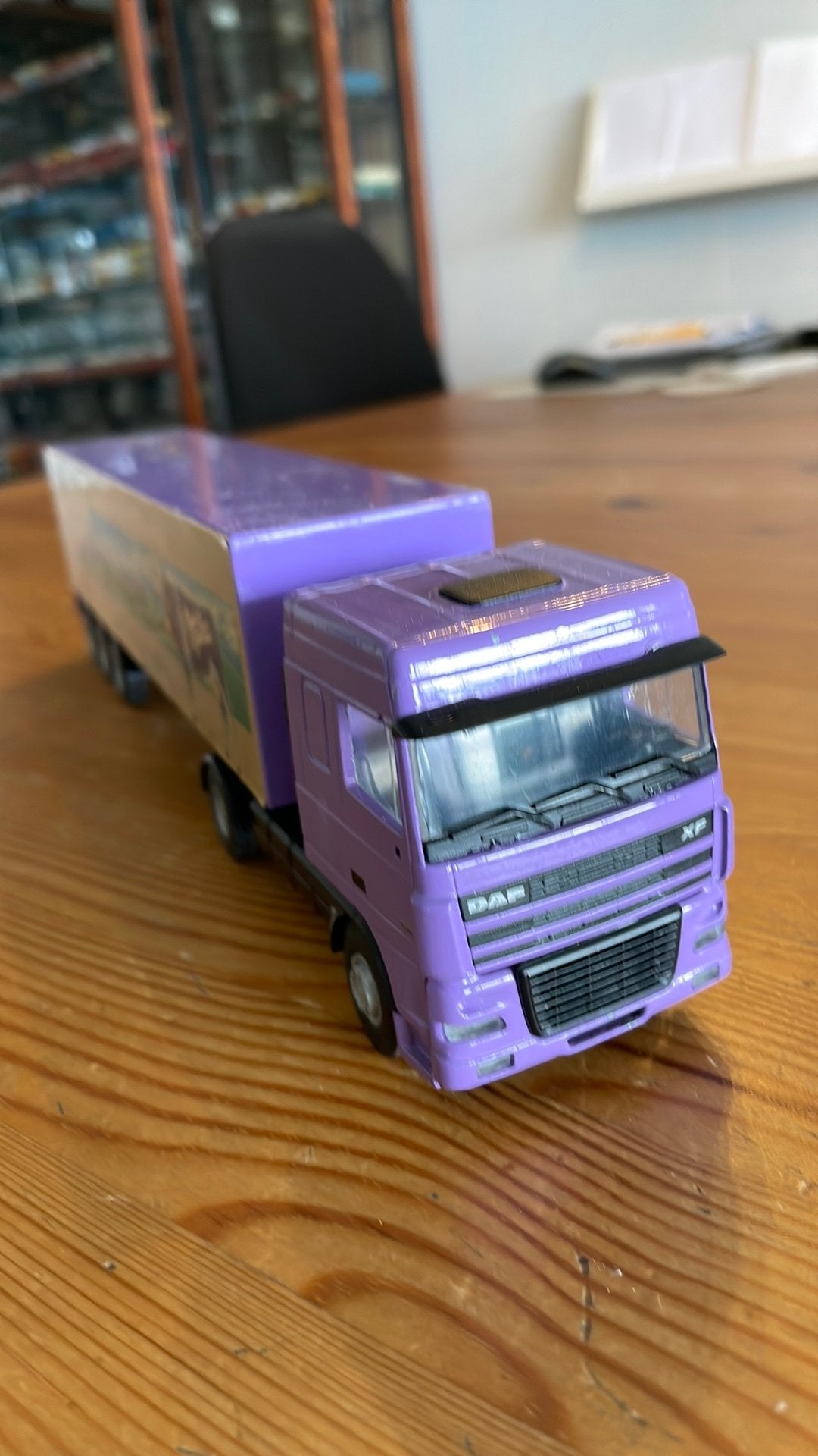 Daf XF 95 480 truck met oplegger “Milka”, Ophalen of Verzenden, Gebruikt, Bus of Vrachtwagen, Lion Toys