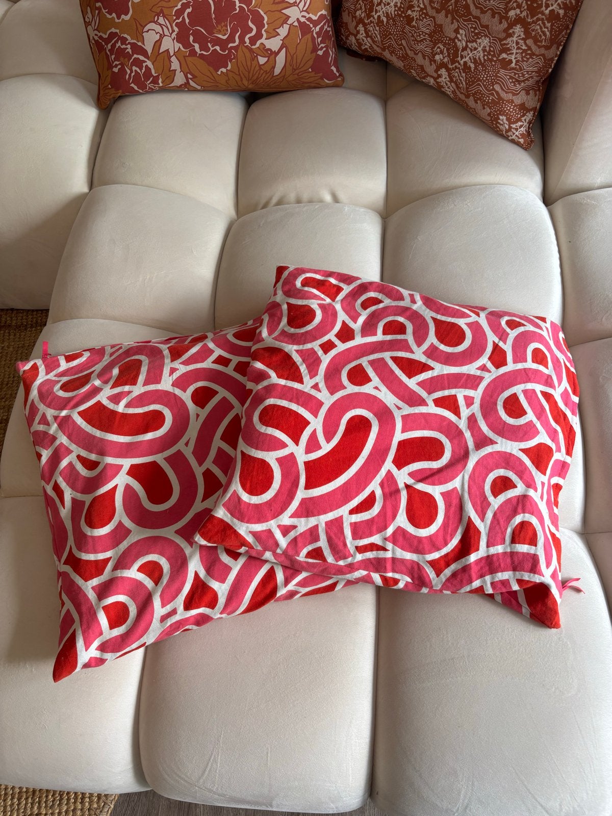 Zo goed als nieuwe kussens - rood/roze met print, Ophalen, Met print, Zo goed als nieuw, Sierkussen