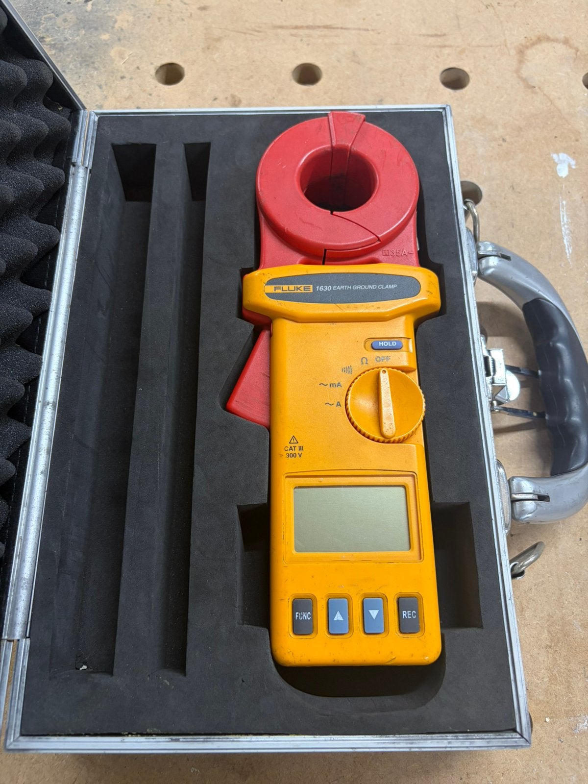 Fluke 1630 stroomtang-aardingstester, Ophalen of Verzenden, Gebruikt, Elektriciteit