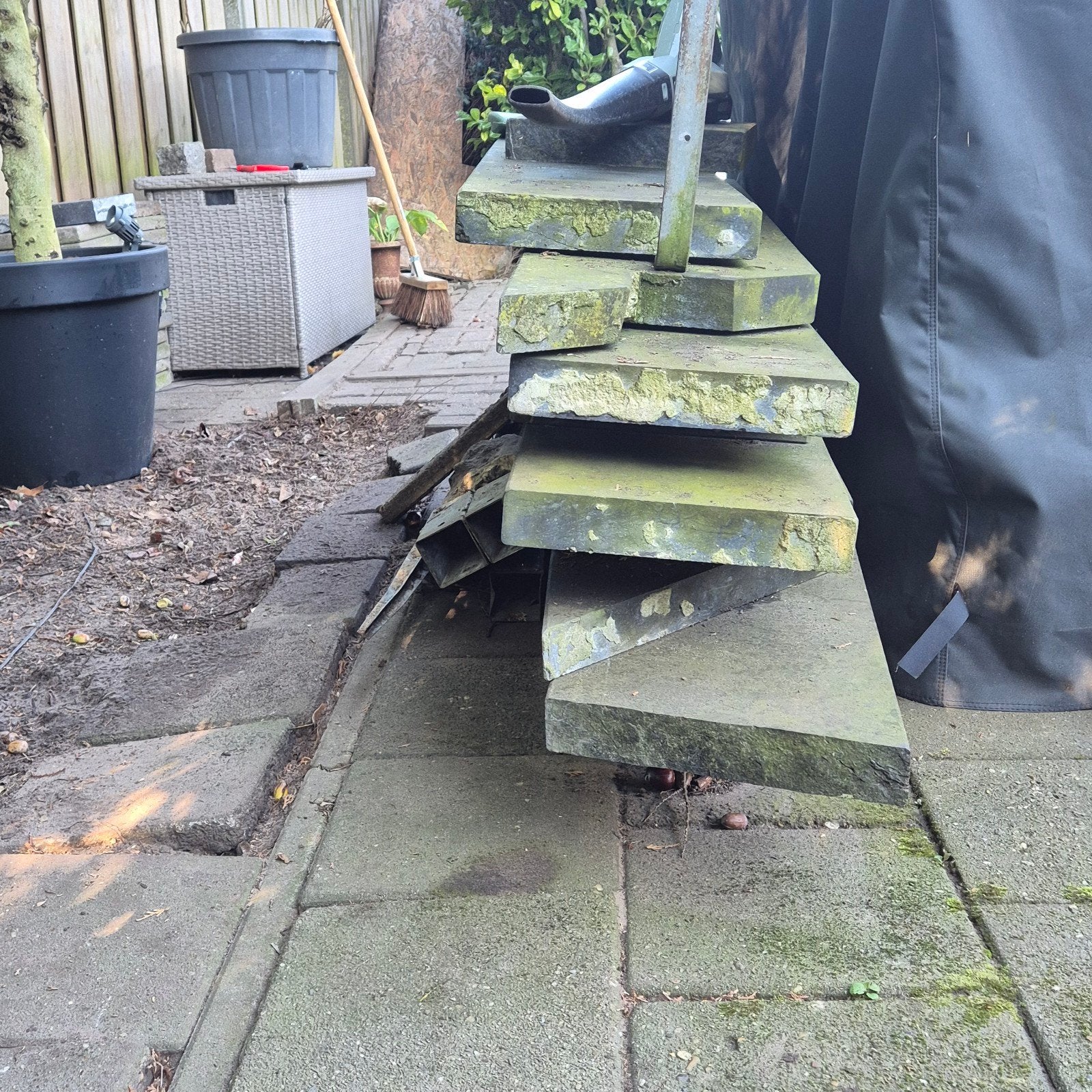 Gratis afhalen: stapel natuursteen, Tuin en Terras, Ophalen, Gebruikt, Overige materialen