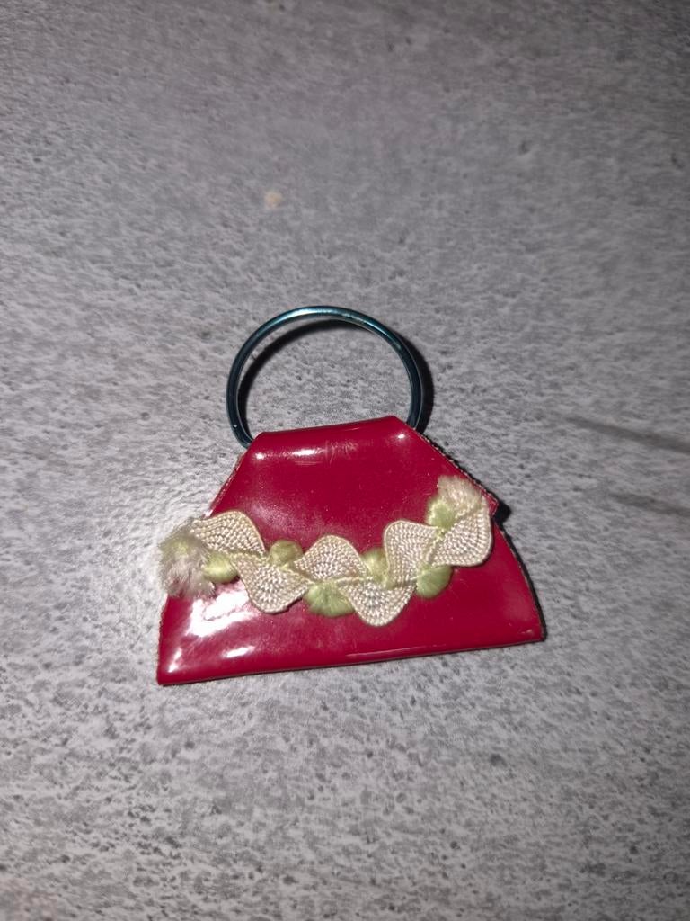 802 Vintage Barbie tasje - Rood met groen detail, Verzamelen, Poppen, Ophalen of Verzenden