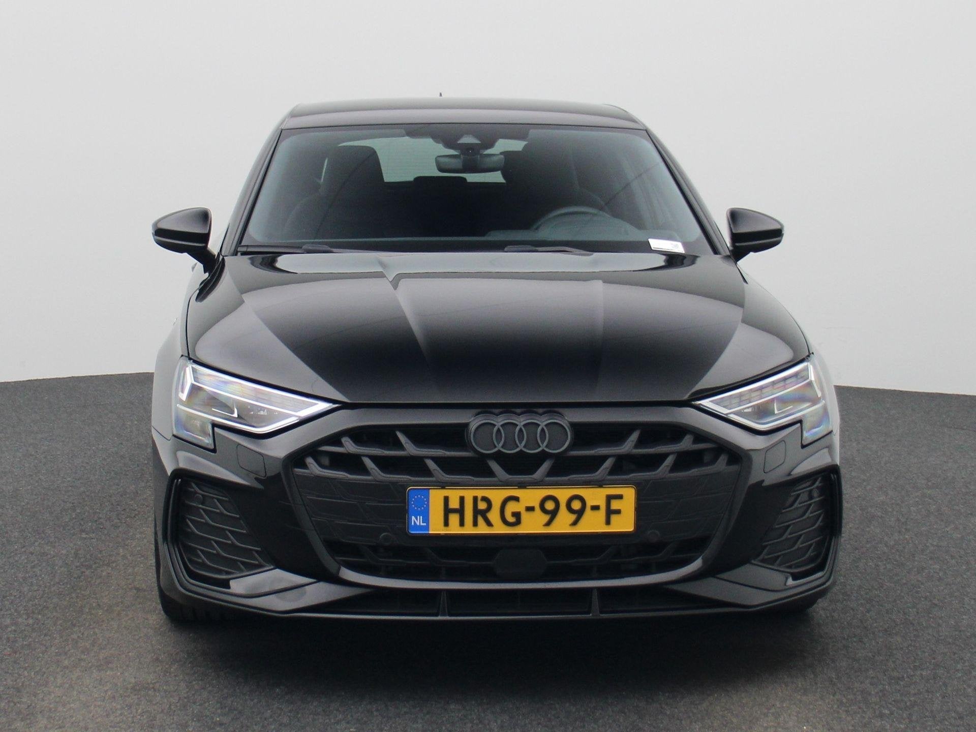 Audi A3 Sportback 40 TFSI e S edition Navigatie | head up di, Auto's, 12 maanden, 4 cilinders, 150 min, Leder en Stof