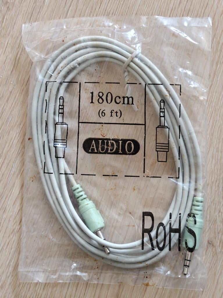 AUX audio kabel 1,8m, Ophalen of Verzenden, Zo goed als nieuw, Minder dan 2 meter, Interlink-kabel