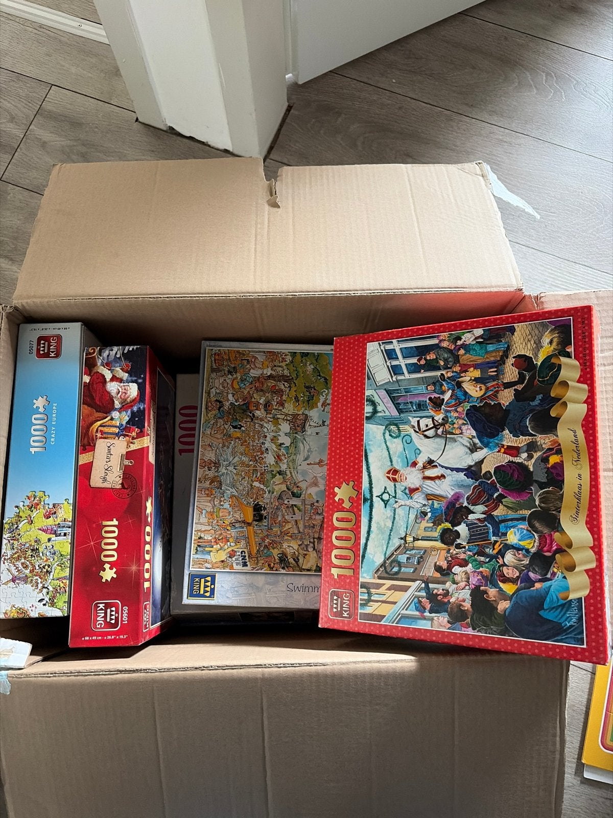 Gratis legpuzzels 1000 stukjes - King, Sinterklaas, Crazy E, Ophalen of Verzenden, 500 t/m 1500 stukjes, Gebruikt, Legpuzzel