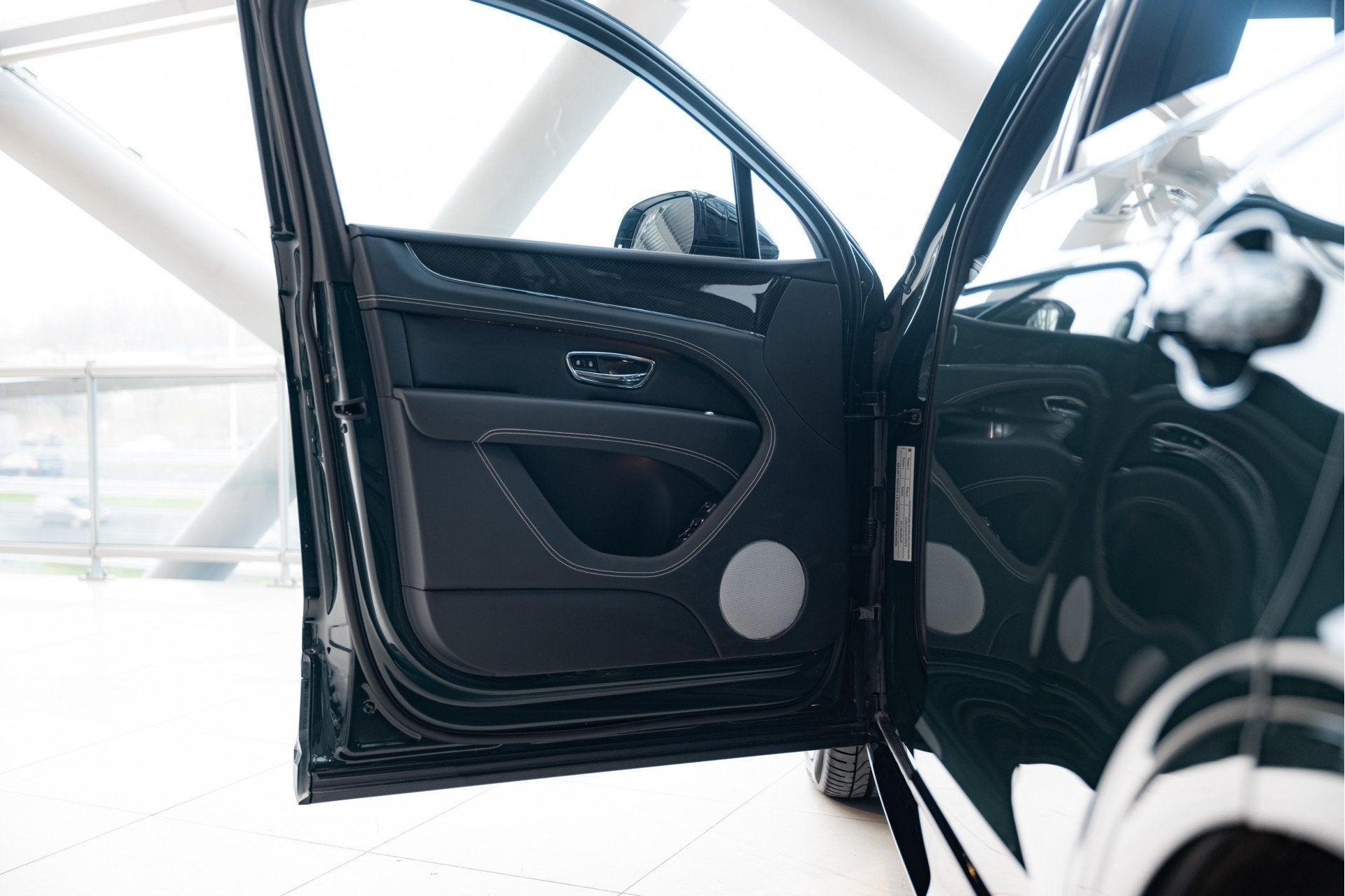 Bentley Bentayga V8 S | Rear Entertainment | Touring Spec |, Auto's, Bentley, Automaat, Bentayga, Gebruikt, Vierwielaandrijving