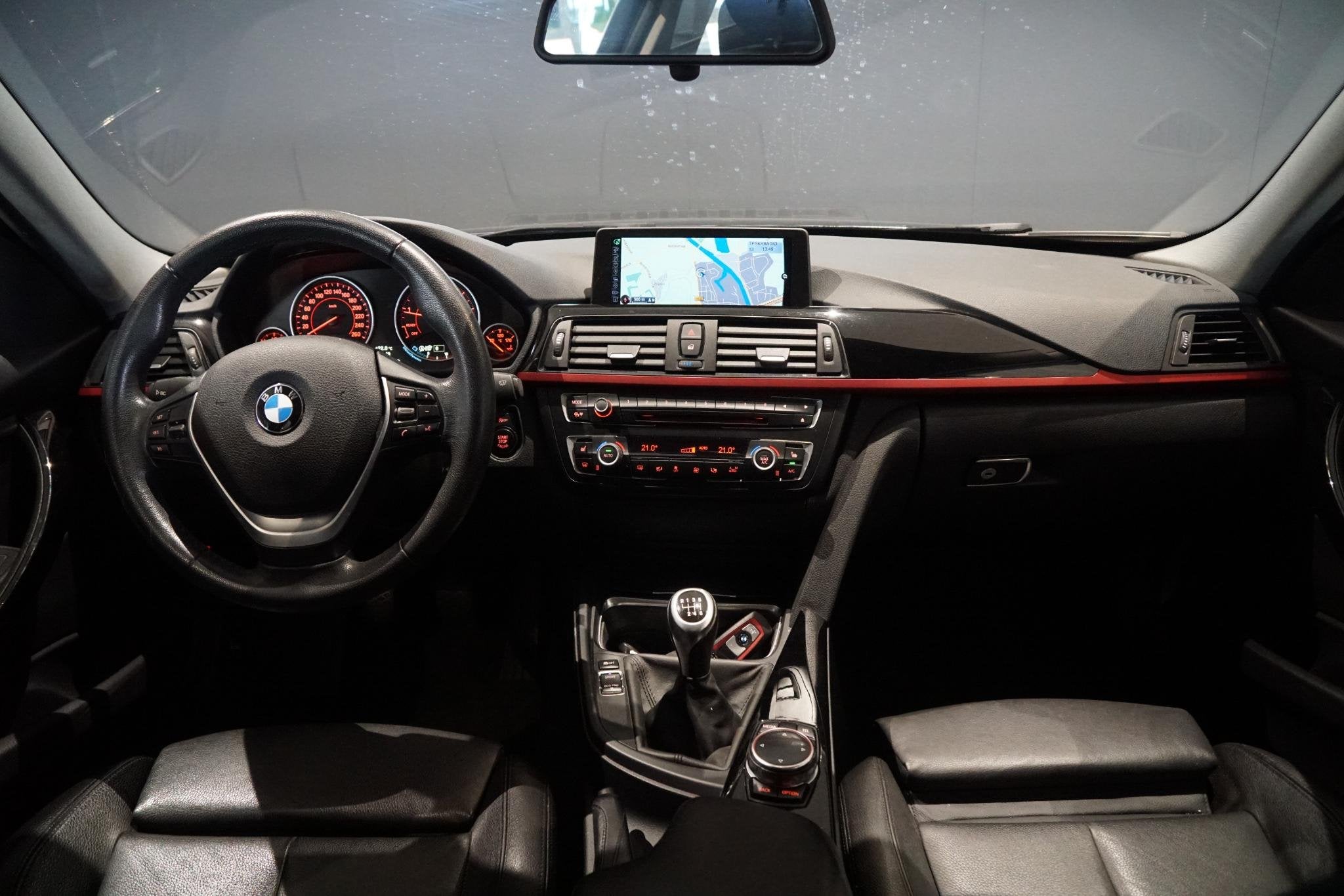 BMW 3-serie Touring 316i High Executive SPORTSTOELEN / LEDER, Gebruikt, 4 cilinders, Zwart, Handgeschakeld