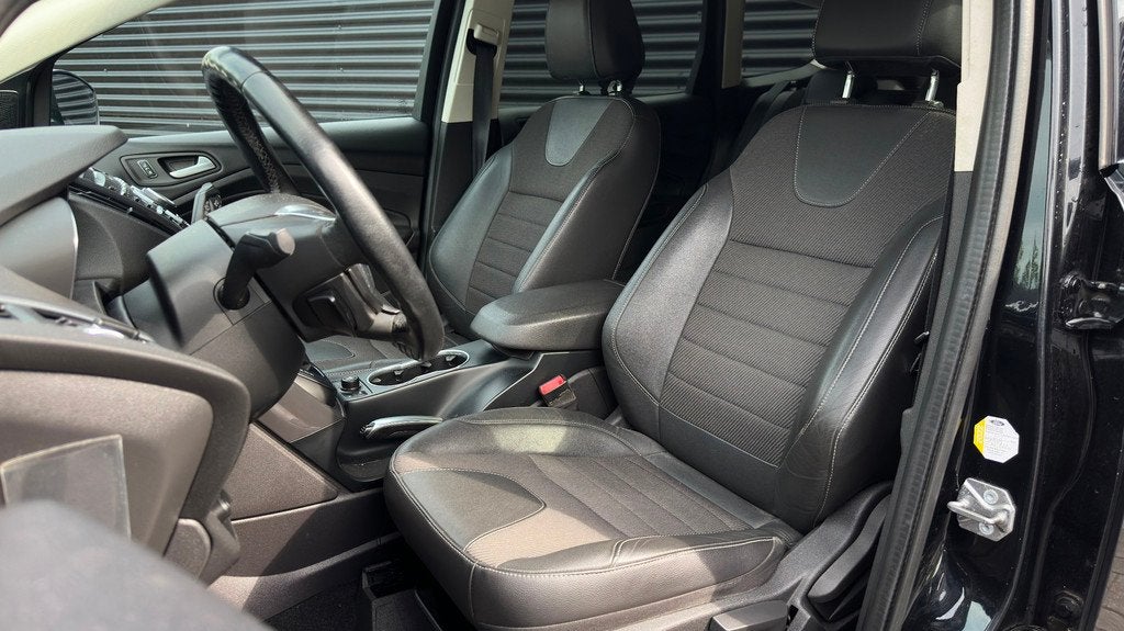 Ford Kuga 1.6 Titanium Plus 4WD | gearbox not good |, Auto's, Ford, Stof, Gebruikt, Zwart, 4 cilinders