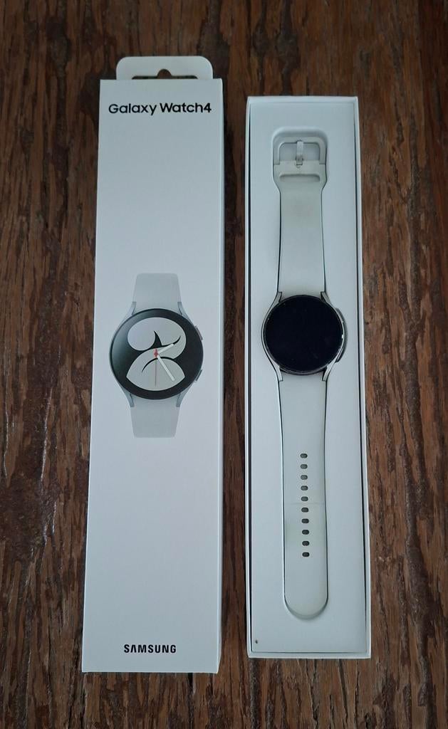 Samsung Galaxy Watch4 40mm - Licht beschadigd, Ophalen of Verzenden, Gebruikt