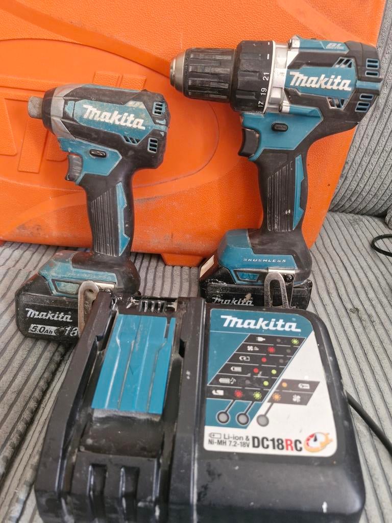 Makita Boor- en Schroefmachine Set met Accu's en Lader, Ophalen of Verzenden, Boor- en Schroefmachine, Variabele snelheid, Gebruikt