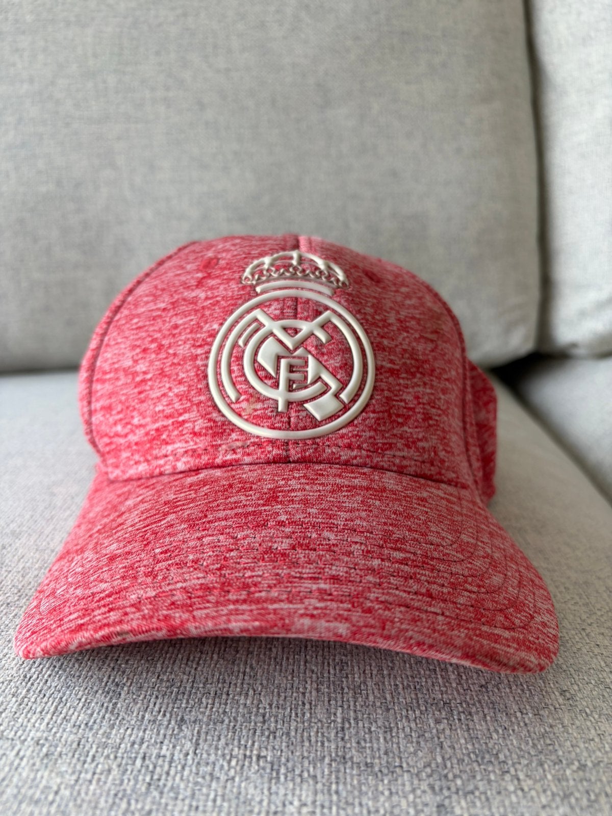 Real Madrid Pet, Ophalen of Verzenden, Zo goed als nieuw, One size fits all, Pet