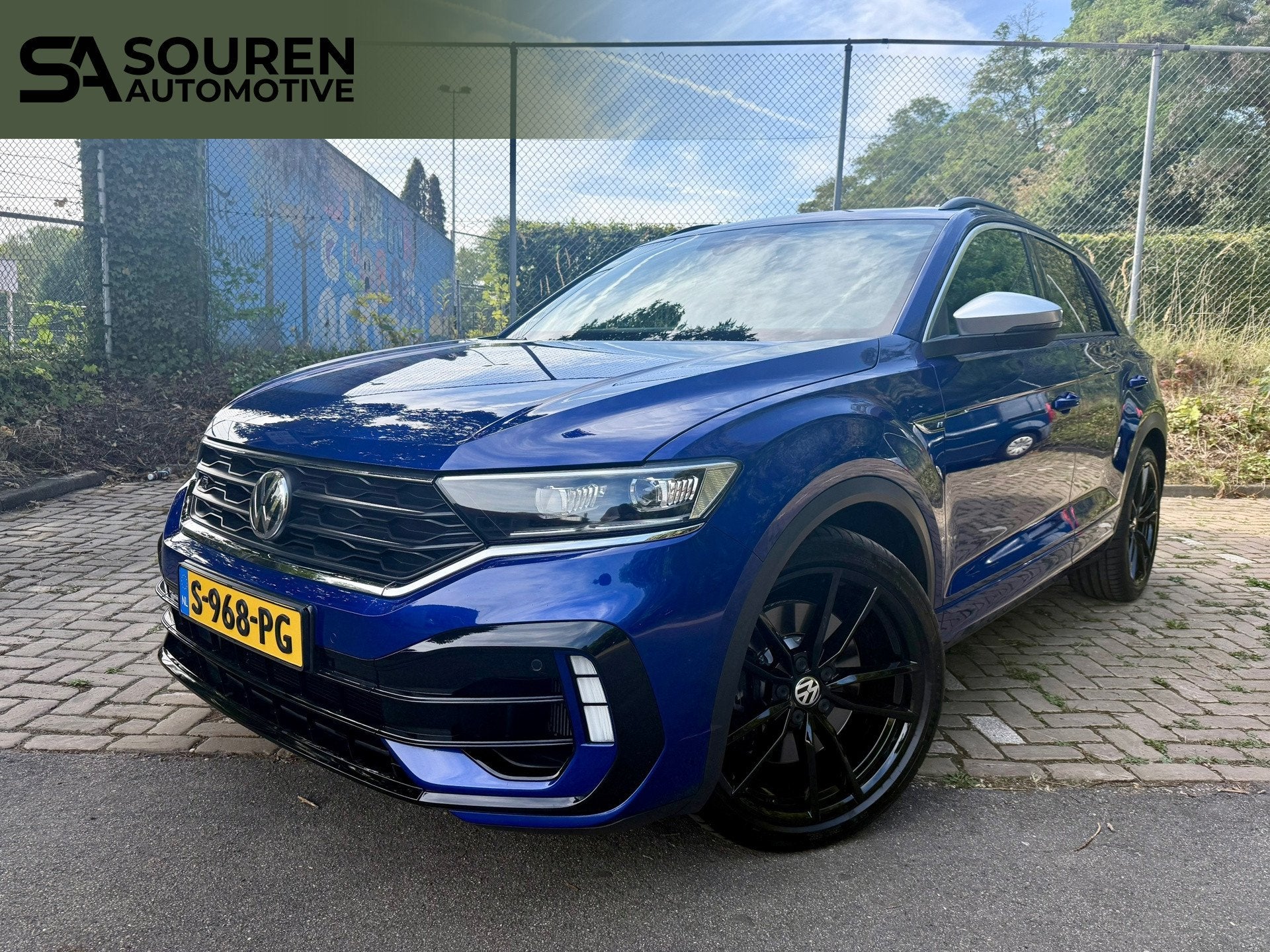 Volkswagen T-Roc 2.0 TSI 4Motion R / 301PK / AUTOMAAT / Pano, Dealer onderhouden, Stof, Gebruikt, 4 cilinders