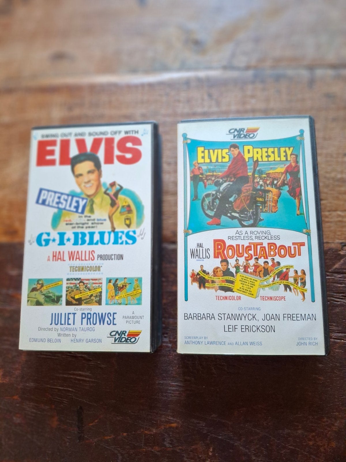 2 Elvis Presley films op VHS: G.I. Blues en Roustabout, Alle leeftijden, Ophalen of Verzenden, VHS, Nederlands ondertiteld