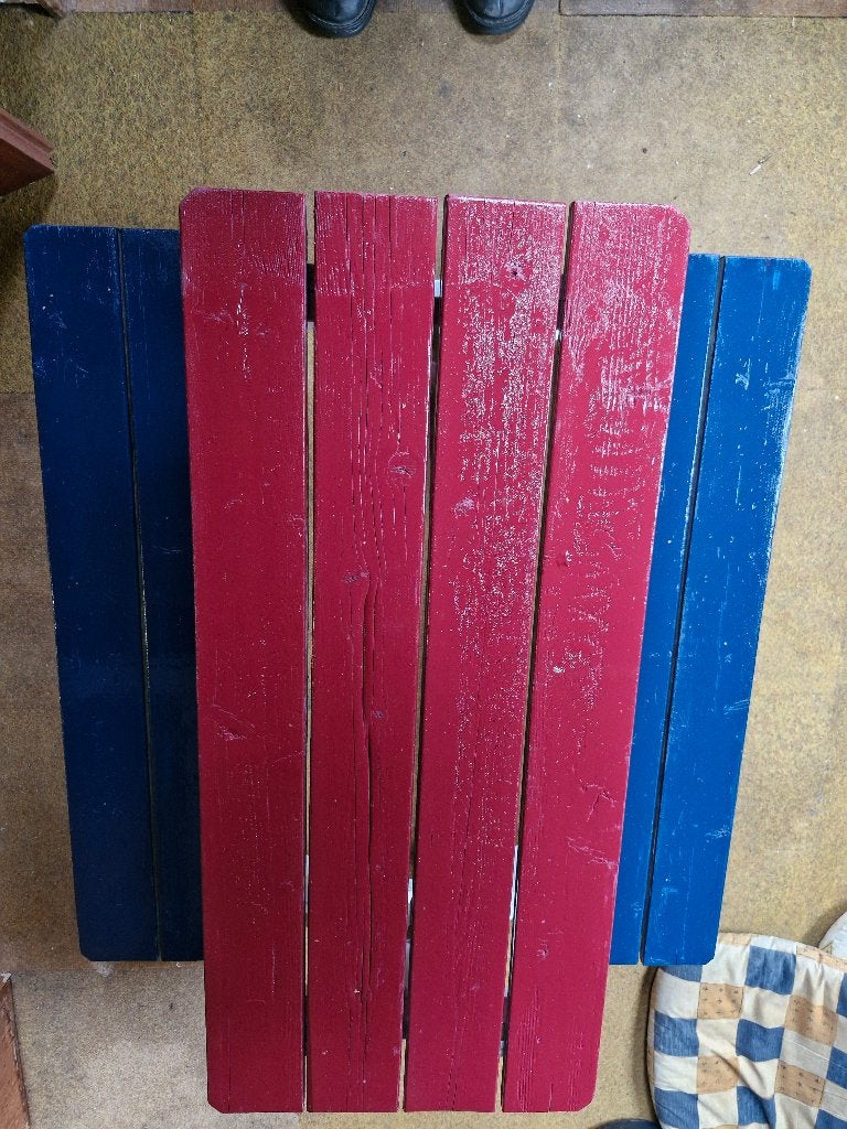 kinderbankje met vrolijke kleurtjes., Ophalen, Zo goed als nieuw, Tafel(s)
