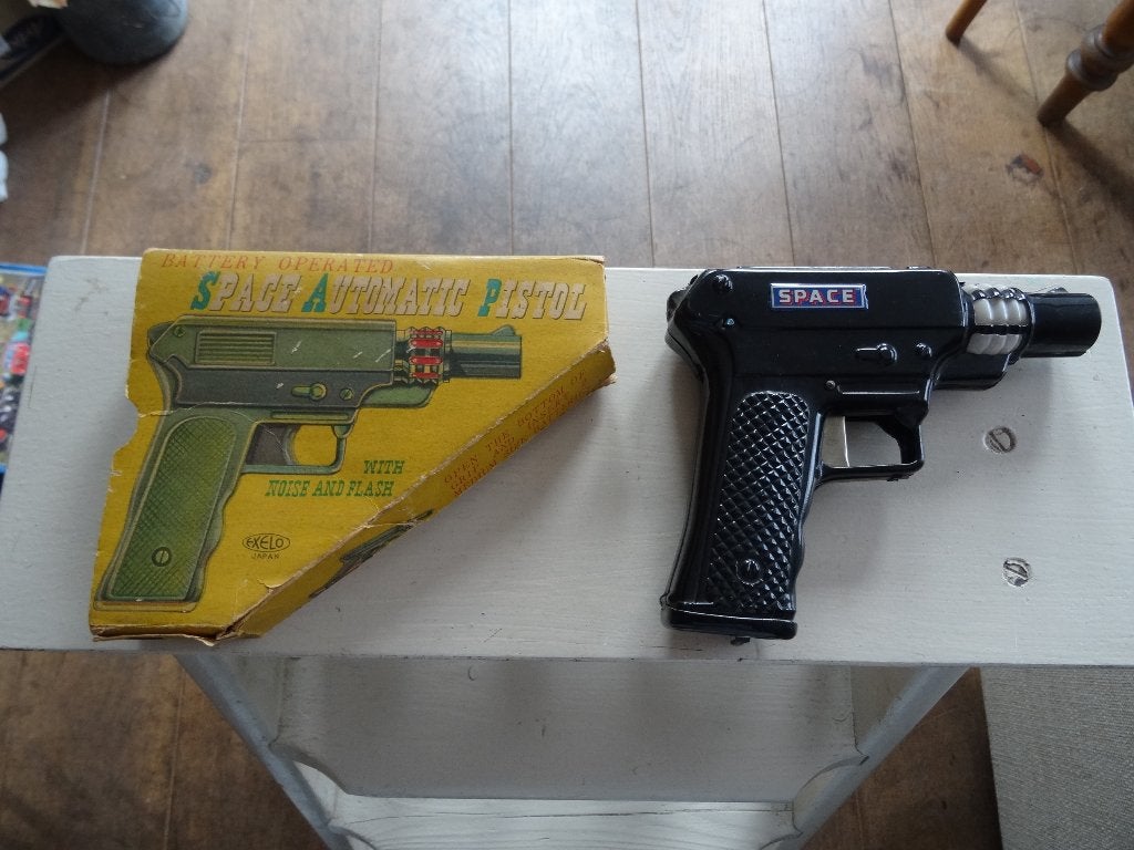 Oud blikken speelgoed pistool in originele doos, Ophalen