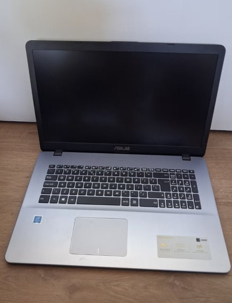 Laptop Asus ViVobook, Ophalen, Qwerty, Zo goed als nieuw, 17 inch of meer