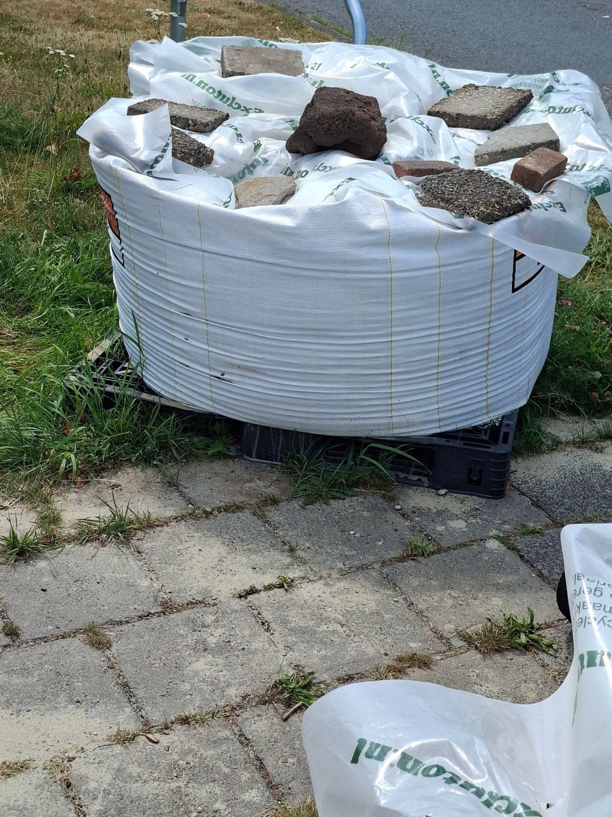 Ophoogzand Hornbach te koop 2 halve zakken, Ophalen of Verzenden