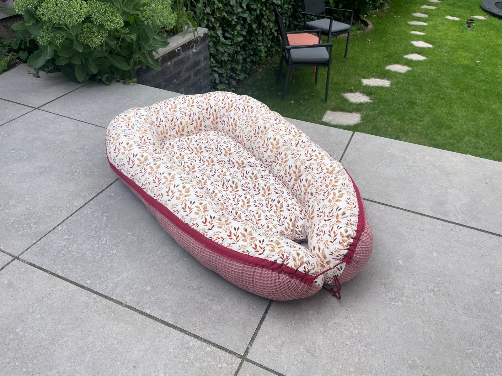 Babynestje met wafelstof en bladerenprint, Ophalen, Zo goed als nieuw
