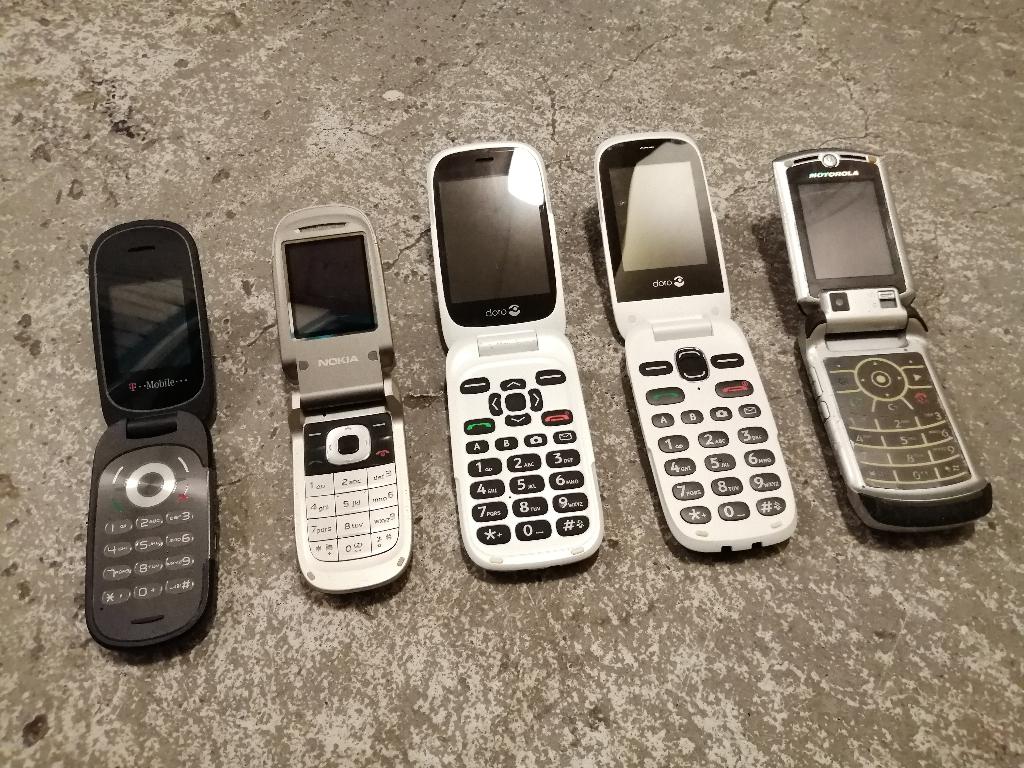 WEG=WEG!! COLLECTORS ITEM MOBIELTJES DIVERSE FLIP PHONES SET, Telecommunicatie, Overige Telecommunicatie, Verzenden, Gebruikt
