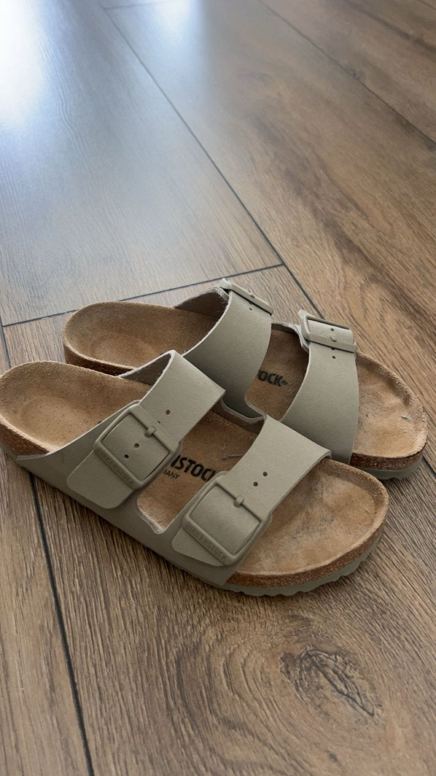 Birkenstock Arizona sandalen maat 38 - Zo goed als nieuw, Kleding | Dames, Schoenen, Ophalen, Zo goed als nieuw, Grijs, Slippers
