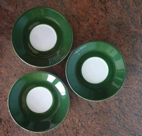 3 st Vintage groene (koffie) schotels Pagnossin Italy 7011, Ophalen of Verzenden, Zo goed als nieuw, Overige stijlen, Kop(pen) en/of Schotel(s)