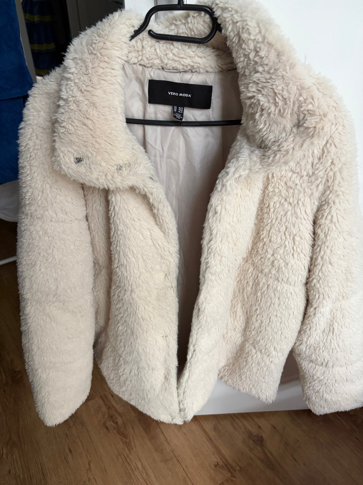 Vero Moda teddy jas maat 42, Ophalen of Verzenden, Zo goed als nieuw, Maat 42/44 (L), Beige