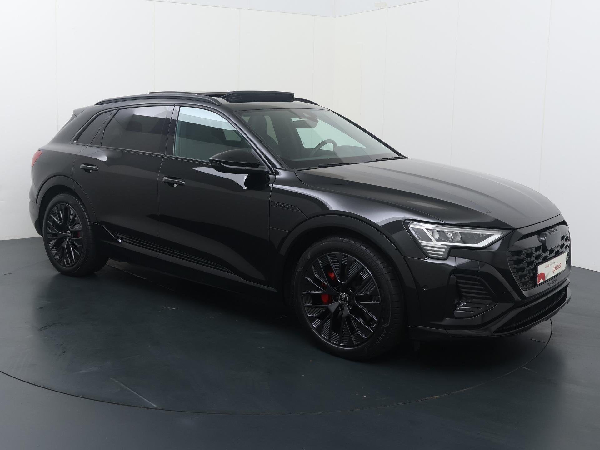 Audi Q8 e-tron 55 quattro S Edition Competition 115 kWh | 40, Auto's, Gebruikt, Met garantie (alle), Leder, Vierwielaandrijving