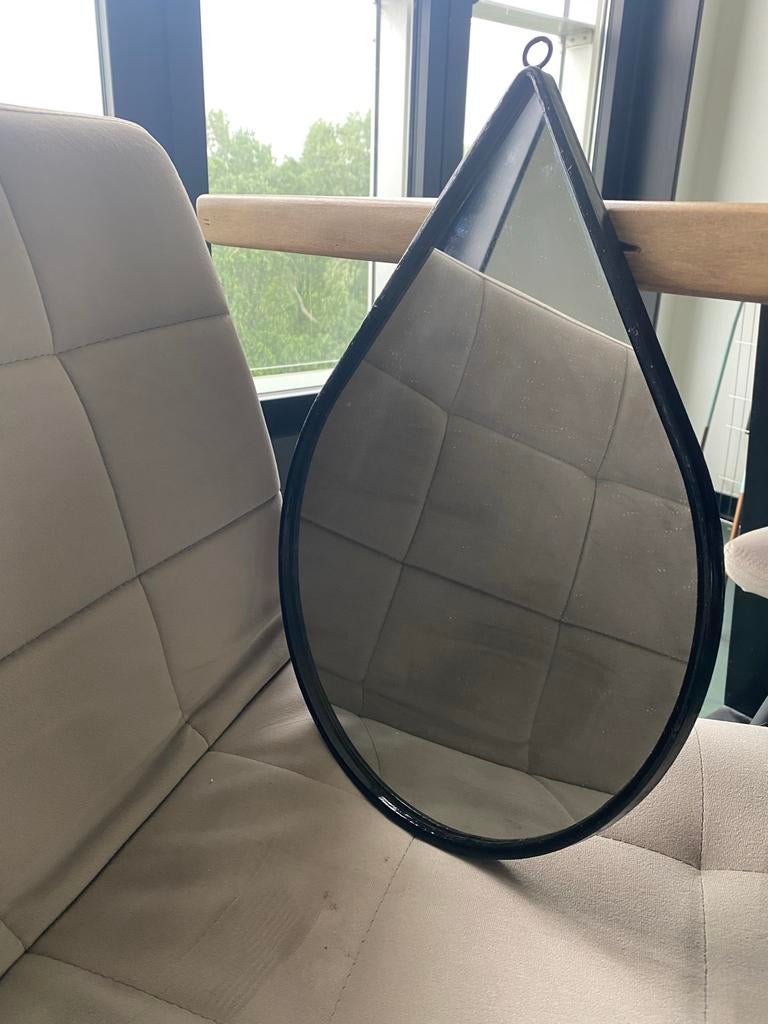 Druppelvormige spiegel met zwarte rand, Huis en Inrichting, Woonaccessoires | Spiegels, Minder dan 50 cm, Ophalen of Verzenden