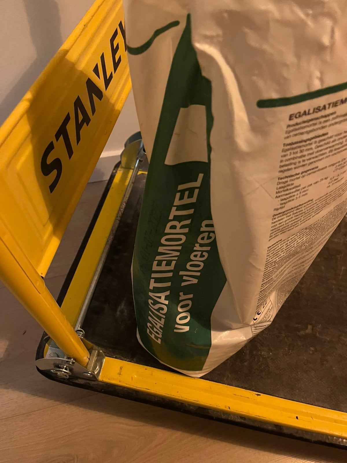 10 kg egalisatiemortel, Ophalen, Overige materialen, 30 cm of meer, 50 tot 150 cm