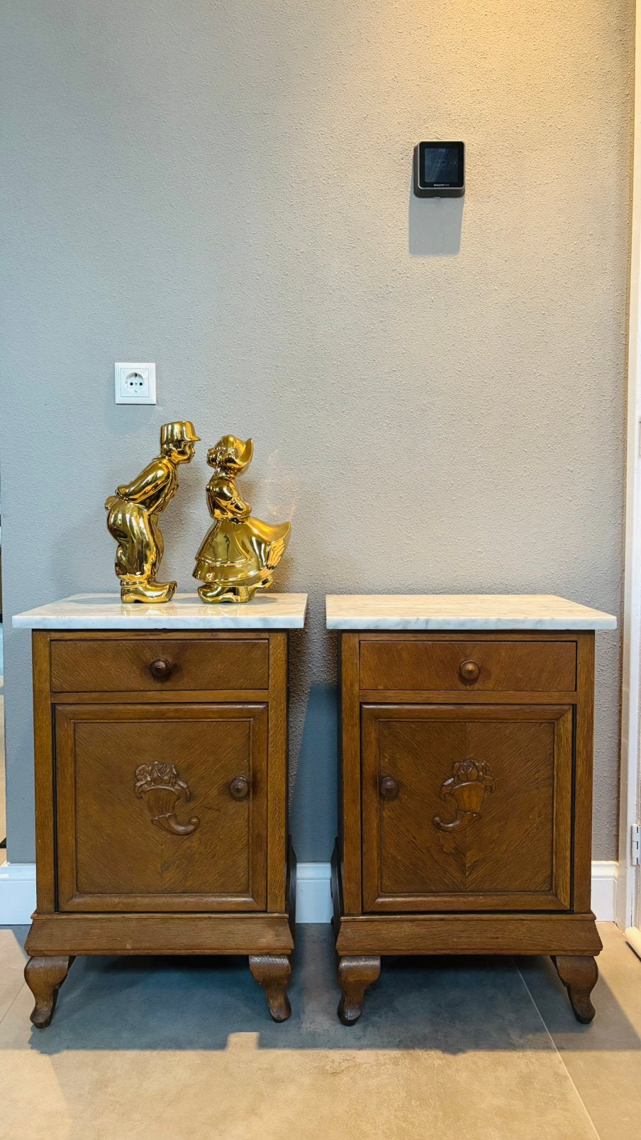Antieke set nachtkastjes marmer, Huis en Inrichting, Ophalen, Zo goed als nieuw, Minder dan 45 cm