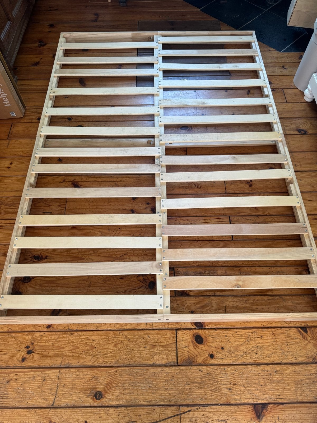 Massief grenen pallet bed 140x200 cm met matras (4 mnd oud), Ophalen, Tweepersoons, 140 cm, Zo goed als nieuw