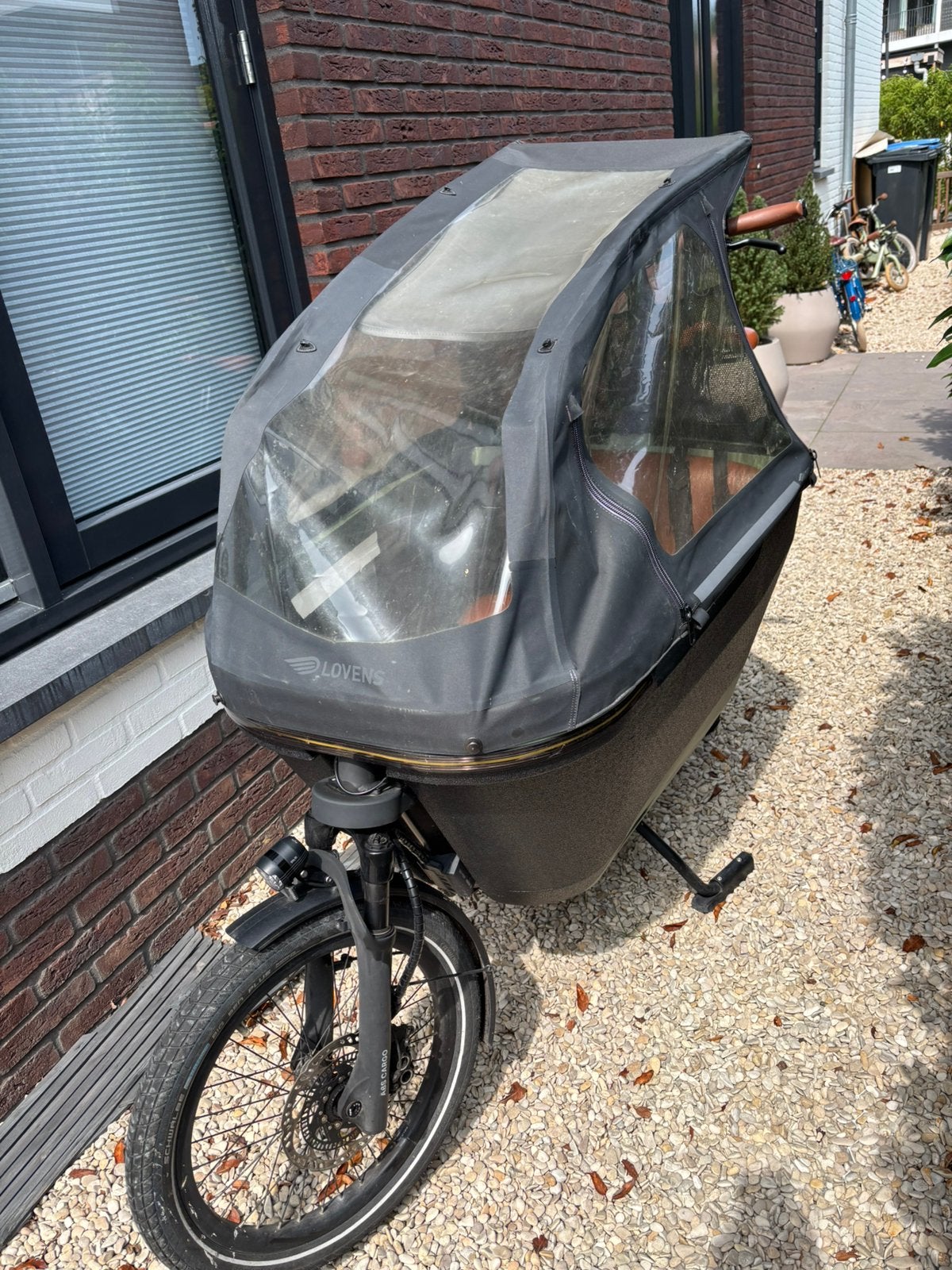 Regenhuif Lovens bakfiets, Ophalen, Zo goed als nieuw, 4 kinderen of meer