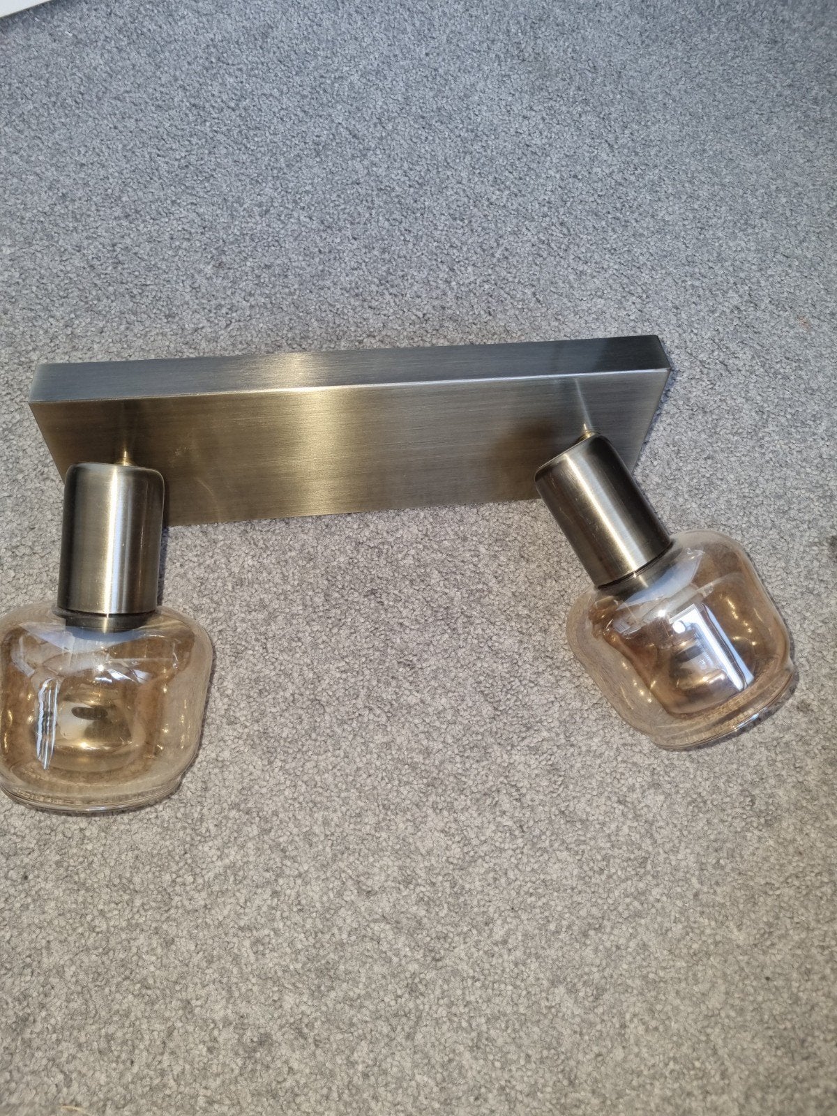 Spotjes met twee amberkleurige glazen kappen, Ophalen, Overige merken, Gebruikt, Glas
