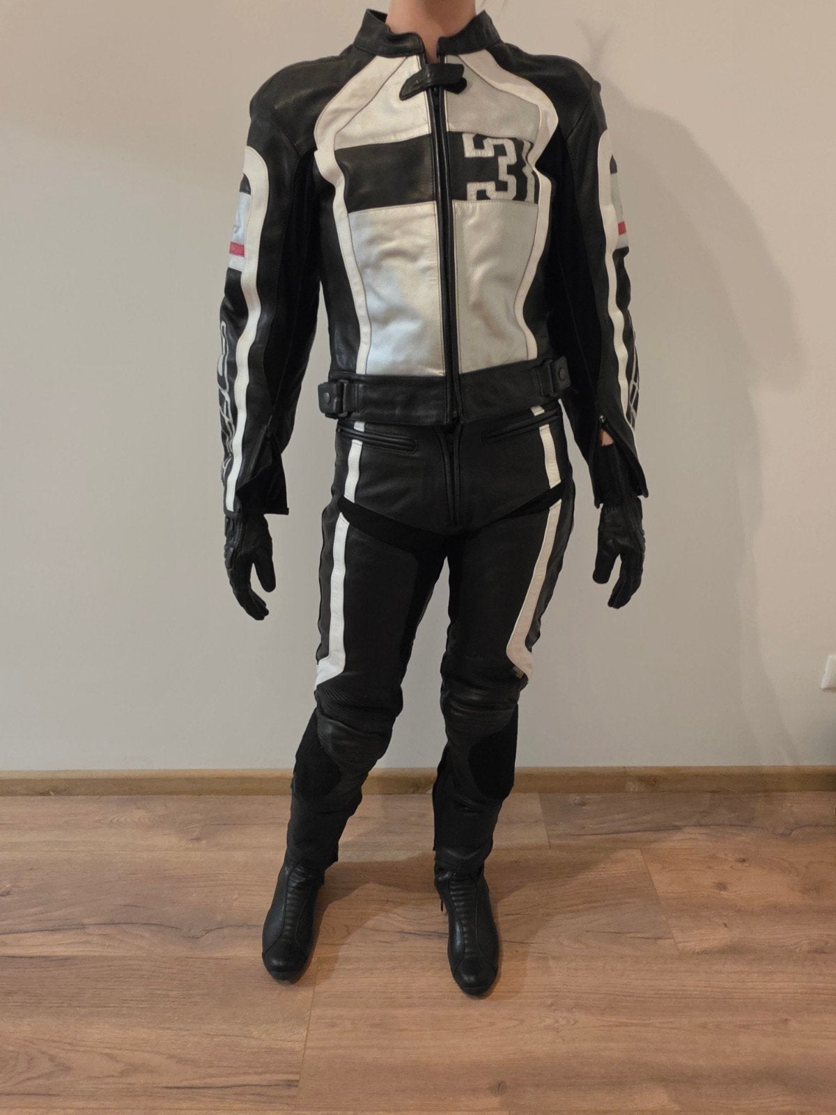 Difi Racing leren combipak (jas en broek), Ophalen