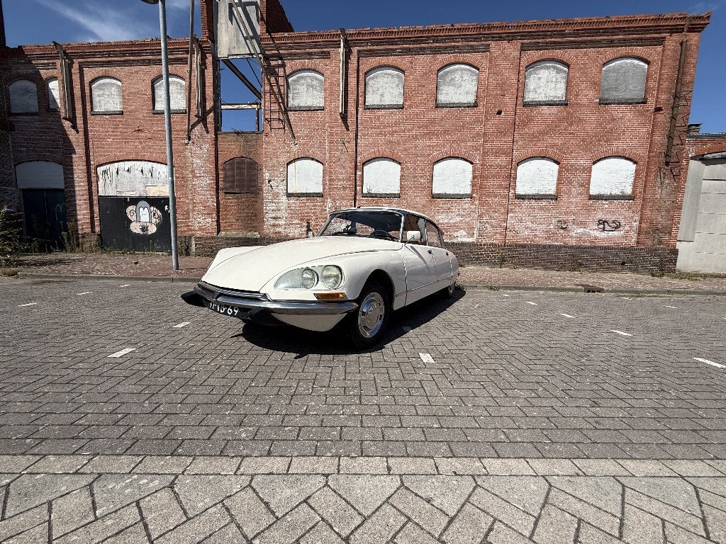 Citroën DS 20 2.0 Special 1973 Wit, Voorwielaandrijving, Zwart, 4 cilinders, DS