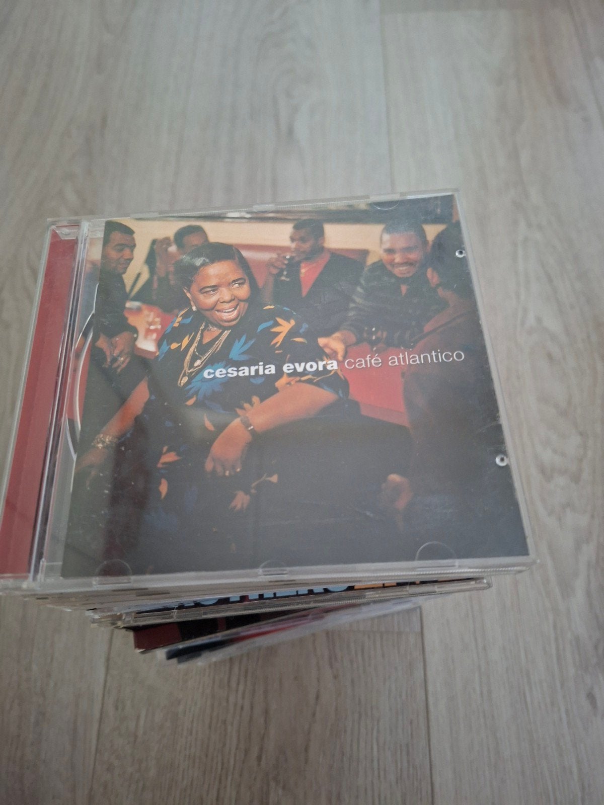 Cesaria Evora - Cafe Atlantico, Cd's en Dvd's, Verzenden, Zo goed als nieuw