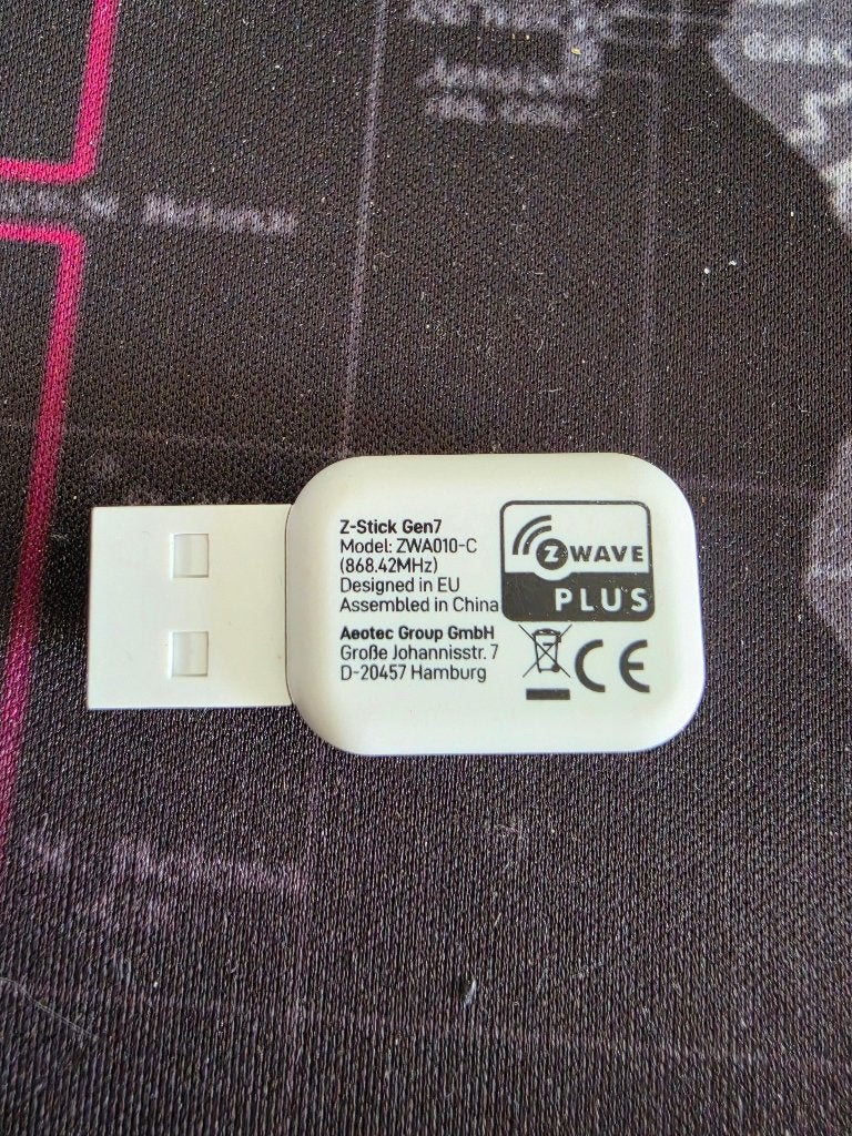 Z-Stick Gen7 Z-Wave Plus USB-controller – ZWA010-C, Ophalen of Verzenden, Zo goed als nieuw