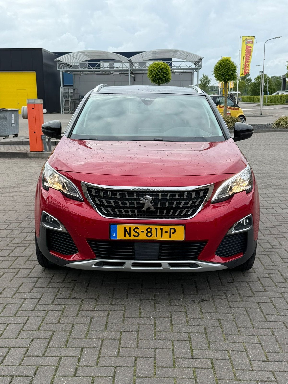 Peugeot 3008 1.2 Puretech 96KW/130PK 2017 Rood, Origineel Nederlands, Handgeschakeld, 130 pk, SUV of Terreinwagen