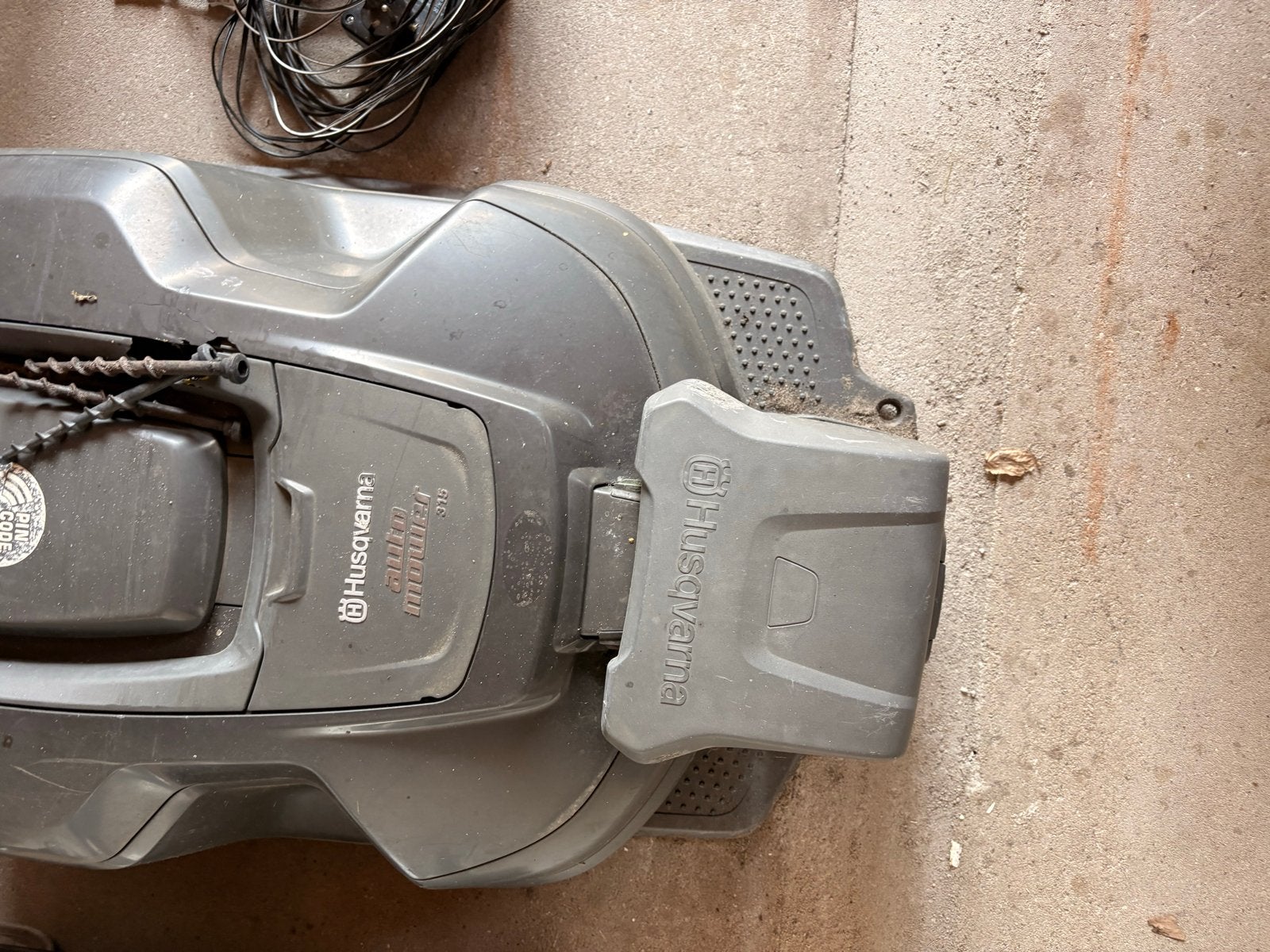 Husqvarna Automower 310 Robotmaaier, Tuin en Terras, Grasmaaiers, Ophalen, Gebruikt, Minder dan 30 cm, Accu-grasmaaier