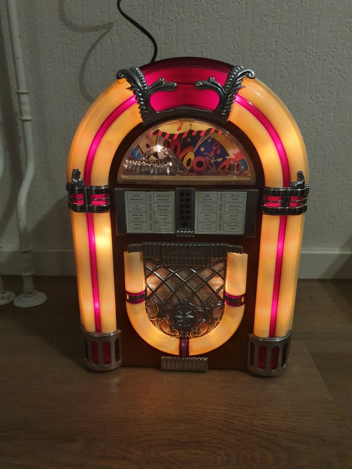 Jukebox met radio en cassettespdler, Ophalen of Verzenden, Zo goed als nieuw, 1970 tot heden, Overige merken