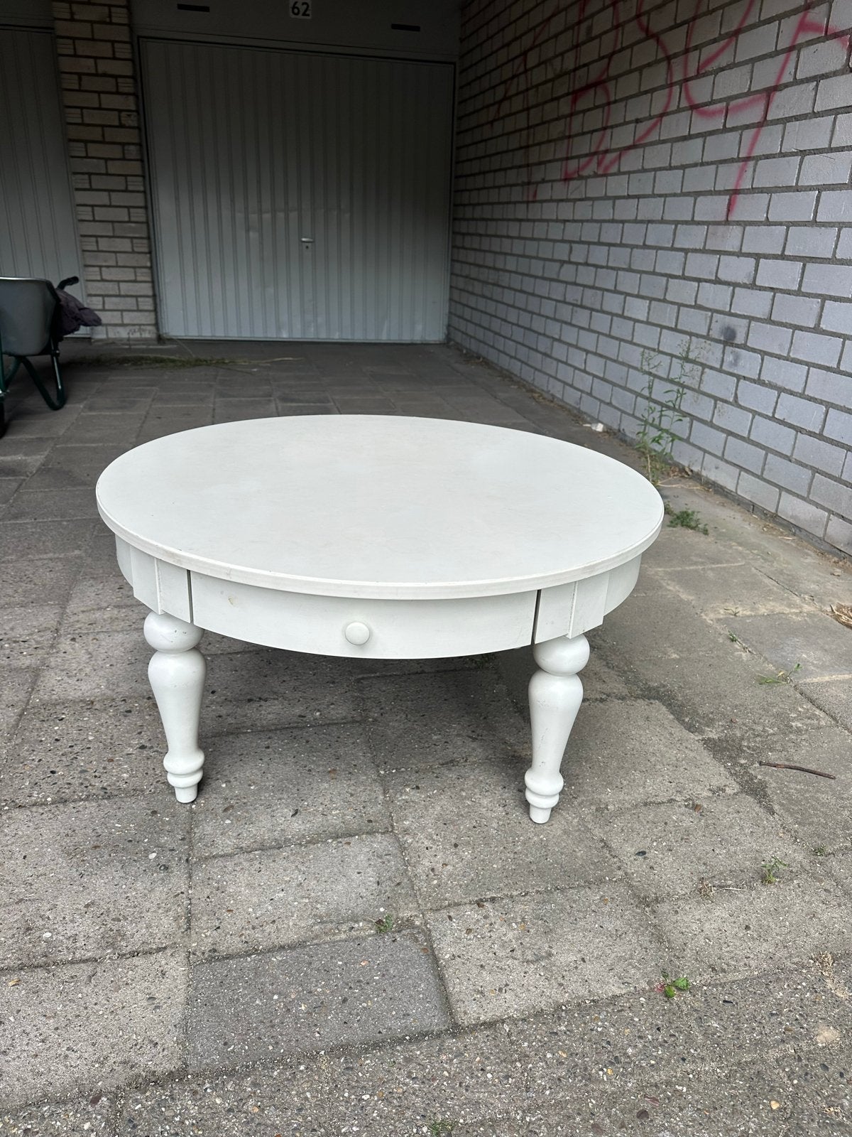 IKEA ISALA kastje - opknapper, Huis en Inrichting, Ophalen, Gebruikt, Rond