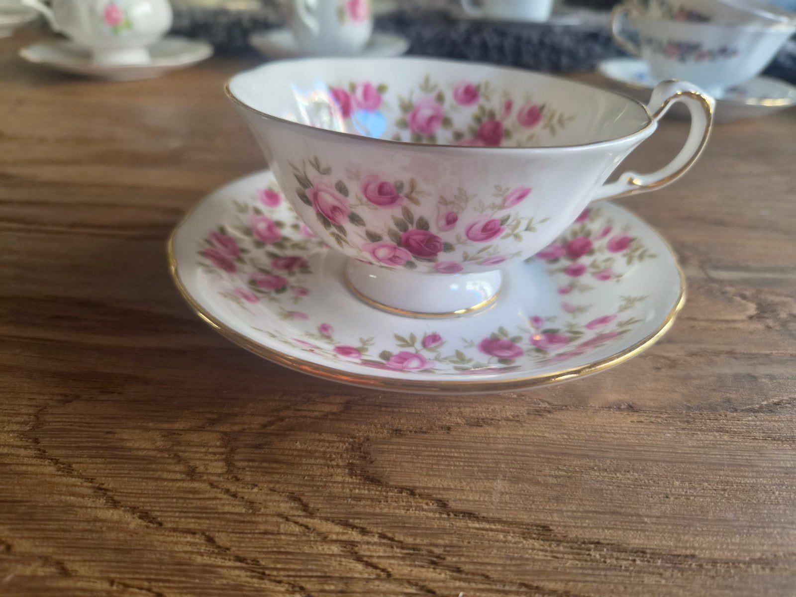 Royal Standard Bone China kop en schotel met rozen, Antiek en Kunst, Antiek | Servies los, Ophalen