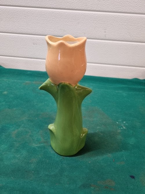 vaasje tulp bloem aardewerk, Ophalen of Verzenden