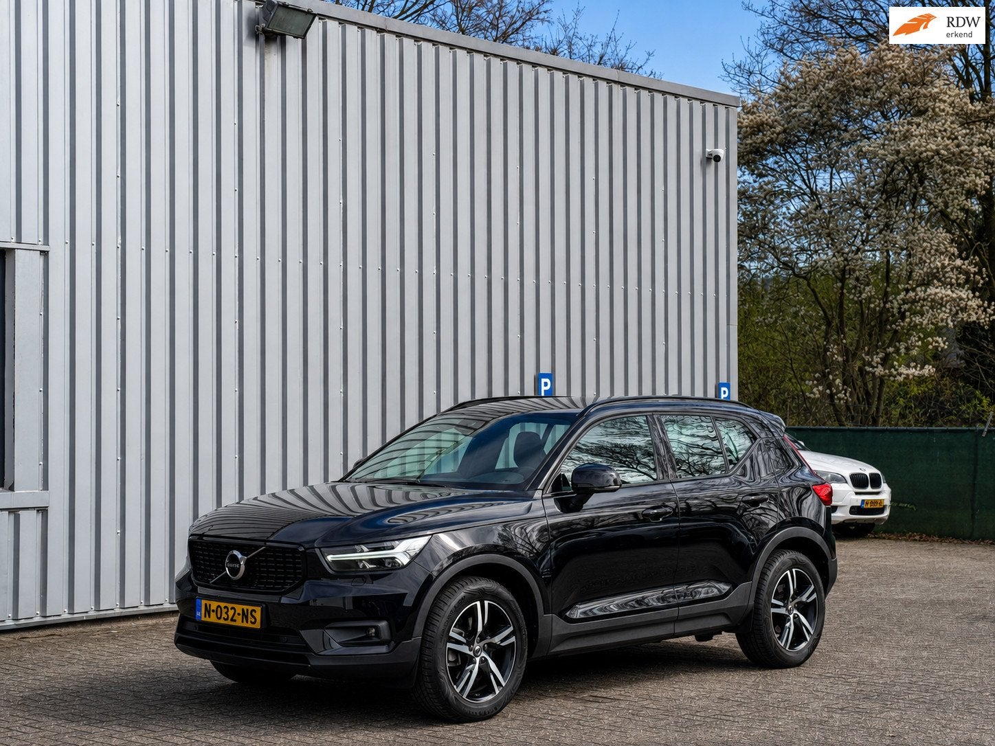 Volvo XC40 B4 Inscription | 2.0 viercilinder | Trekhaak | AC, Euro 6, 4 cilinders, 1969 cc, Zwart