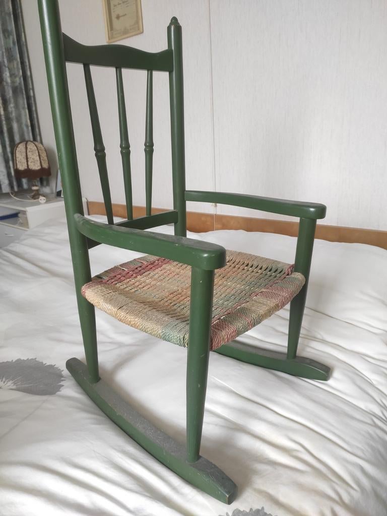 Houten kinderschommelstoel met biezen zitting, Kinderen en Baby's, Ophalen, Stoel(en)