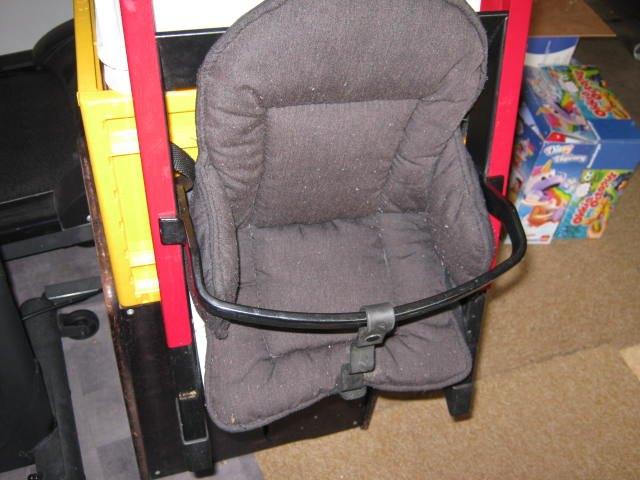 Minui Handy Sitt, Kinderen en Baby's, Kinderstoelen, Ophalen of Verzenden, Zo goed als nieuw, Meegroeistoel